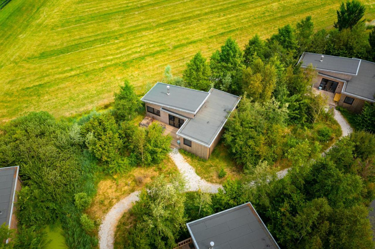 Pean-Buiten Waterlodges Nes  Extérieur photo