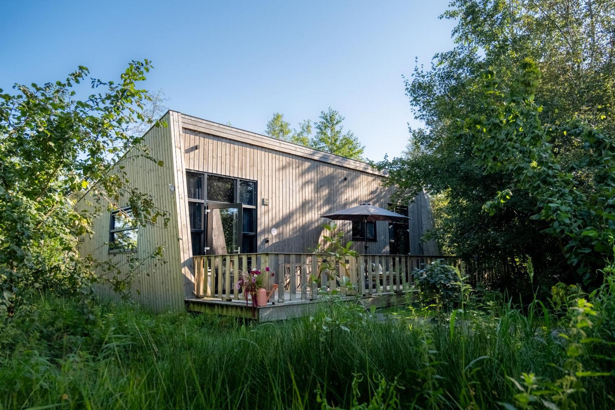 Pean-Buiten Waterlodges Nes  Extérieur photo