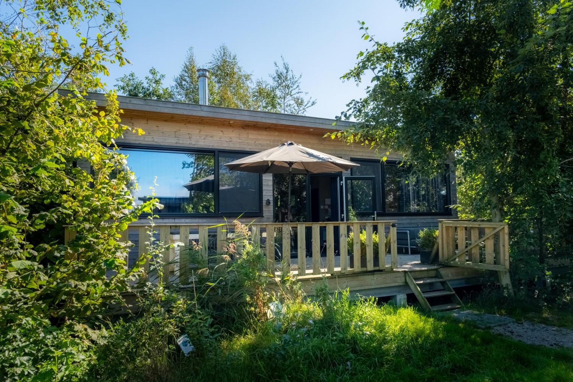 Pean-Buiten Waterlodges Nes  Extérieur photo