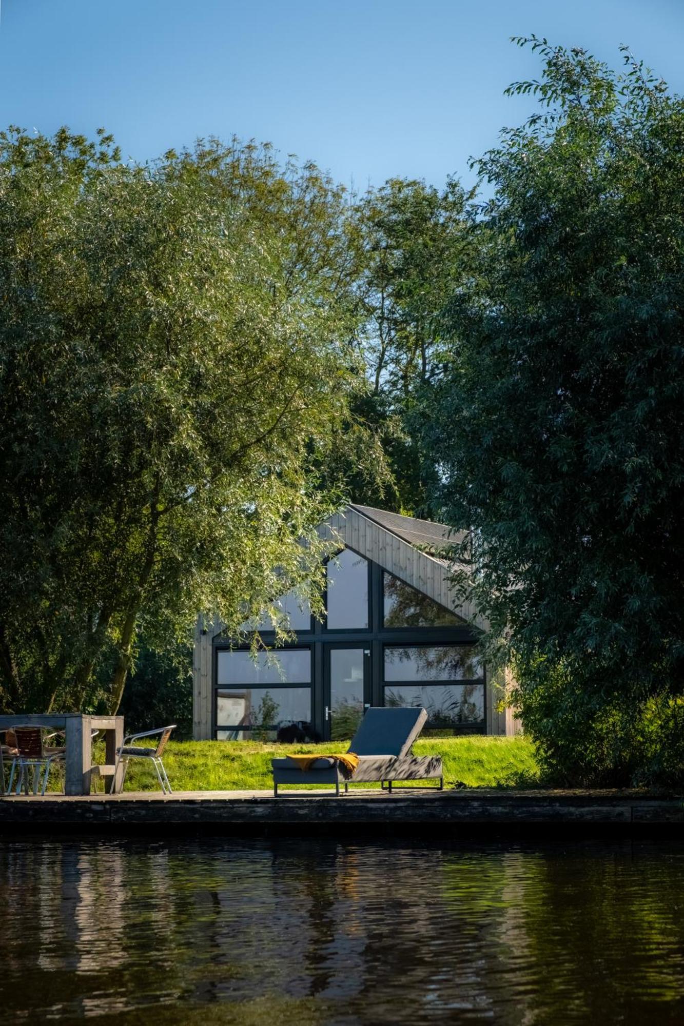 Pean-Buiten Waterlodges Nes  Extérieur photo