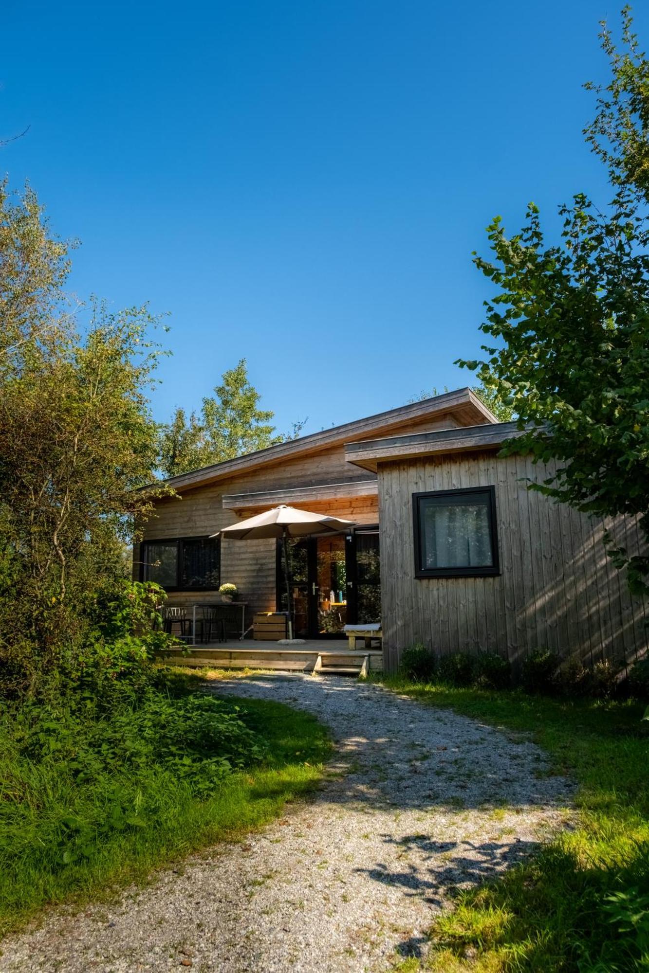 Pean-Buiten Waterlodges Nes  Extérieur photo