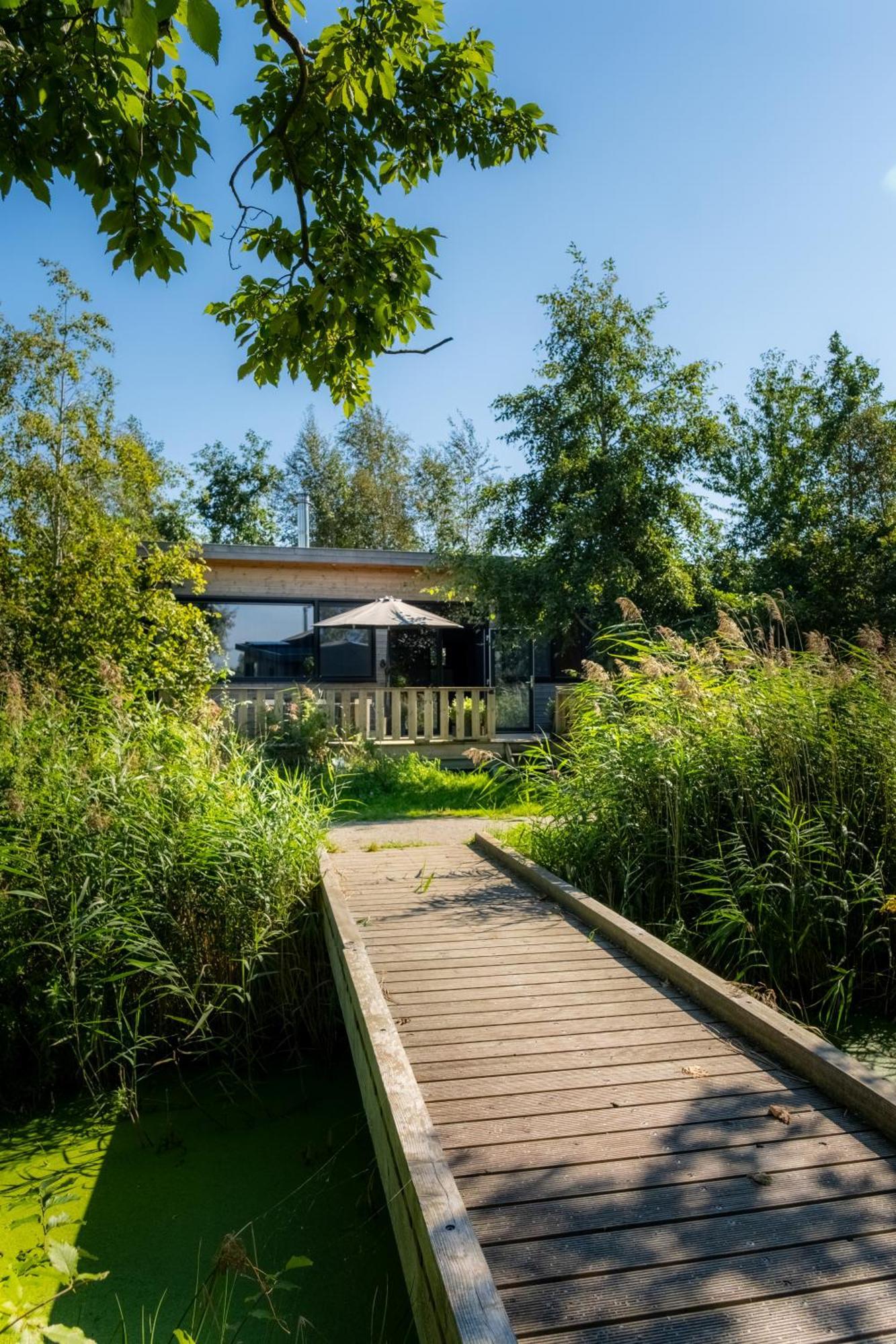 Pean-Buiten Waterlodges Nes  Extérieur photo