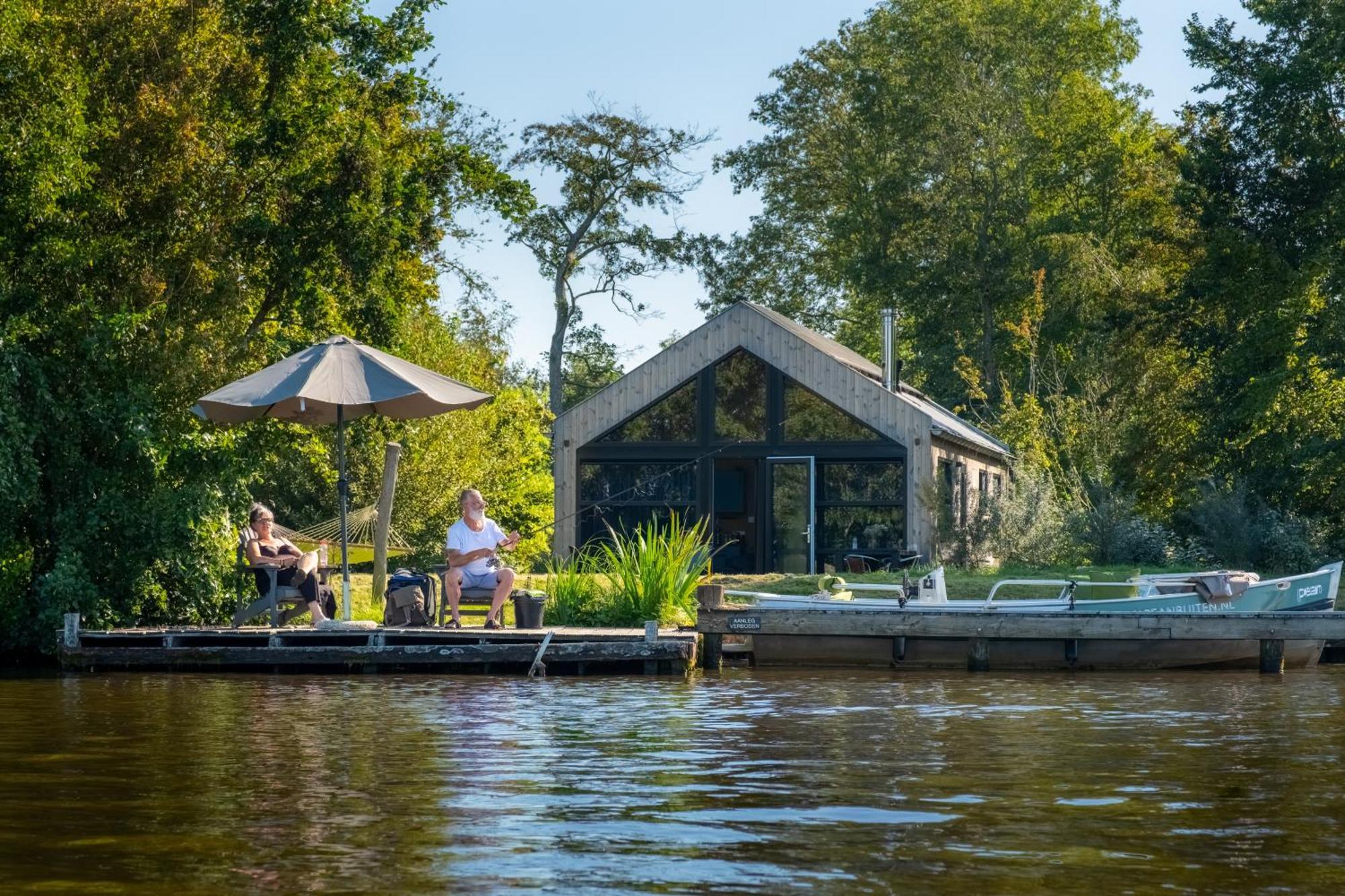 Pean-Buiten Waterlodges Nes  Extérieur photo